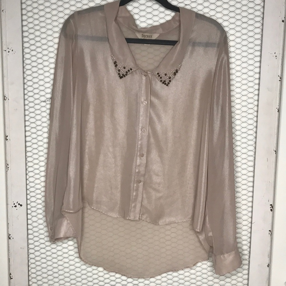 Nude blouse with pearl details